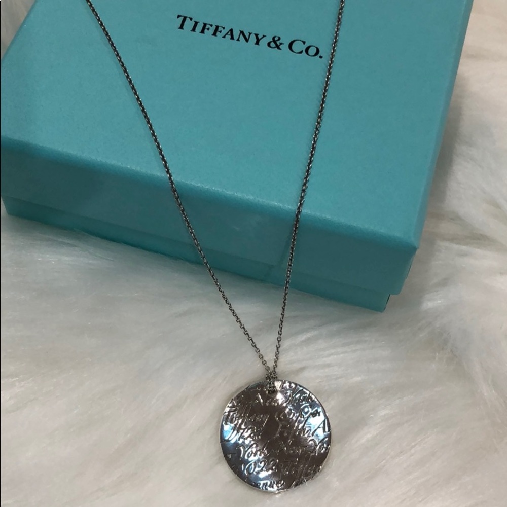 Tiffany & Co. round pendant necklace